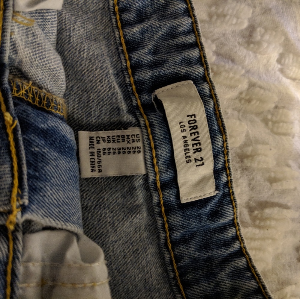 NWOT Forever 21 denim skirt - Picture 3 of 5